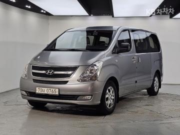 Hyundai Starex 12-Seater Wagon CVX Luxury — foto 1