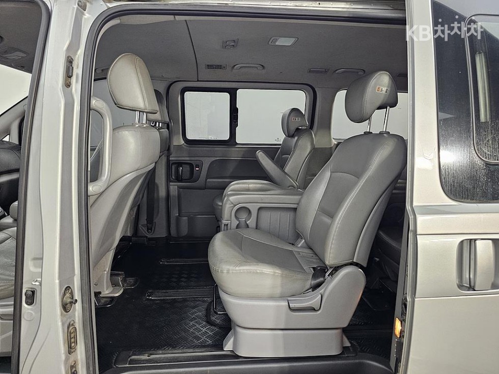 Hyundai Starex — miniaturë 9