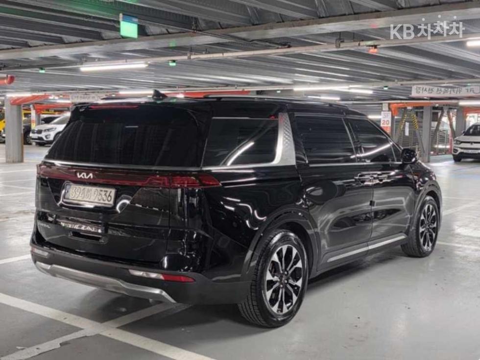Kia Carnival — miniaturë 4