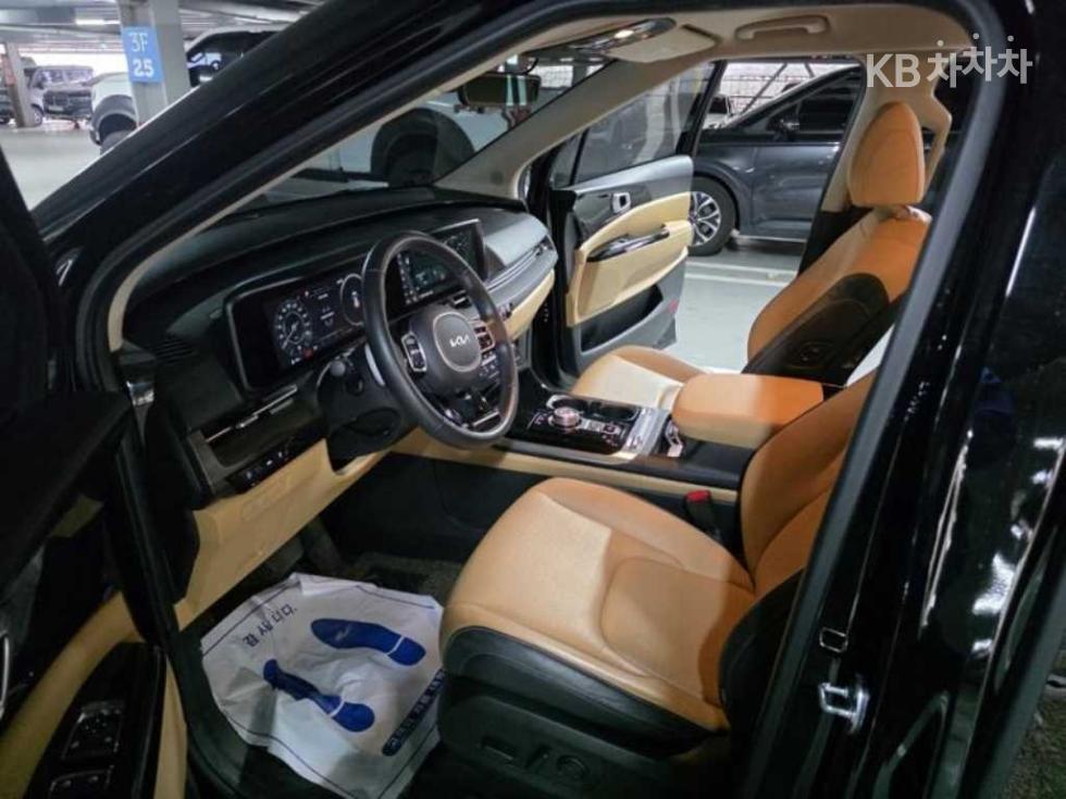 Kia Carnival — miniaturë 7