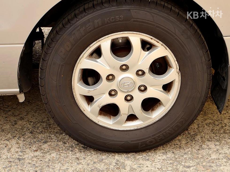 Hyundai Starex — miniaturë 18