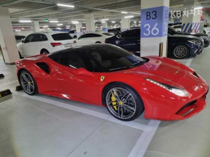 Ferrari 488 — miniaturë 2