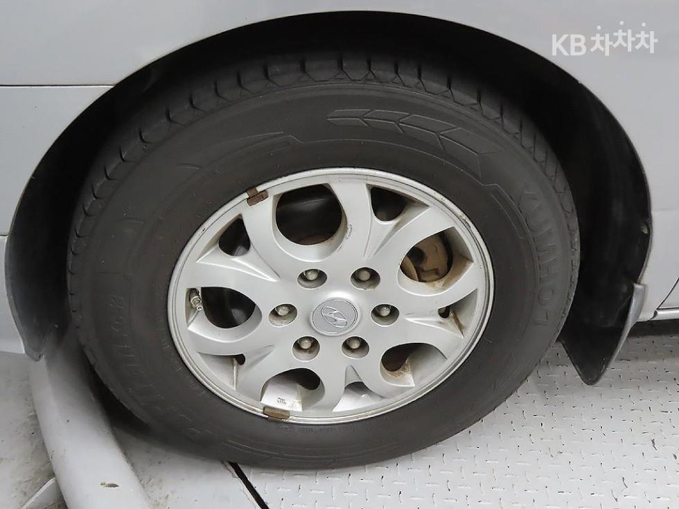 Hyundai Starex — miniaturë 5