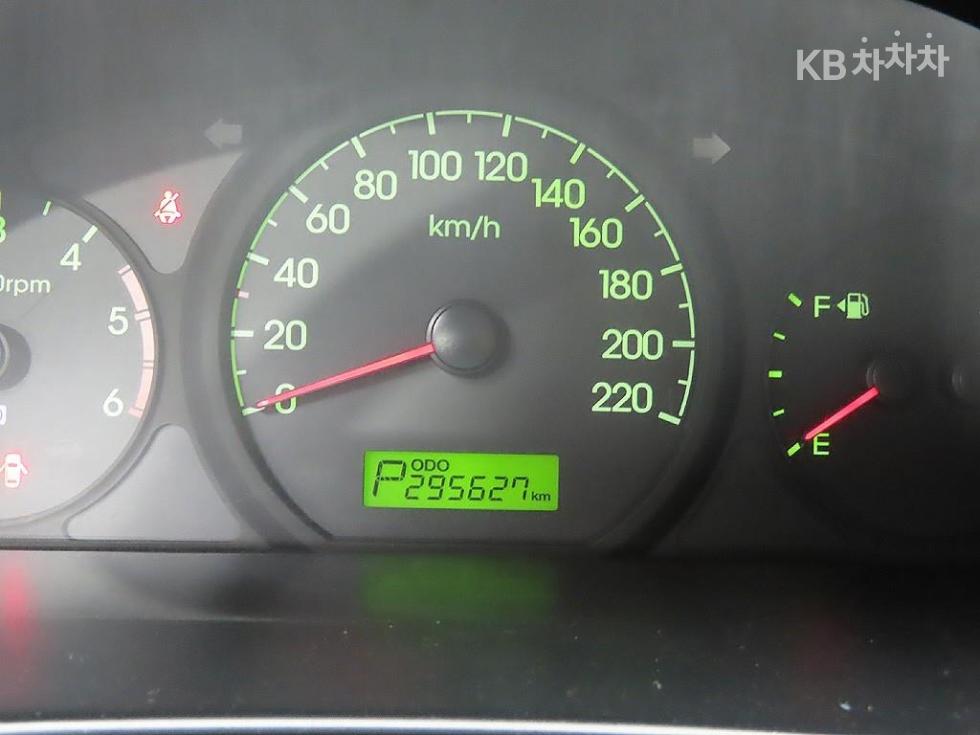 Hyundai Starex — miniaturë 6