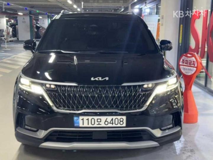 Kia Carnival Diesel 9-Seater Prestige — foto 1