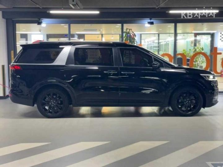 Kia Carnival — miniaturë 3