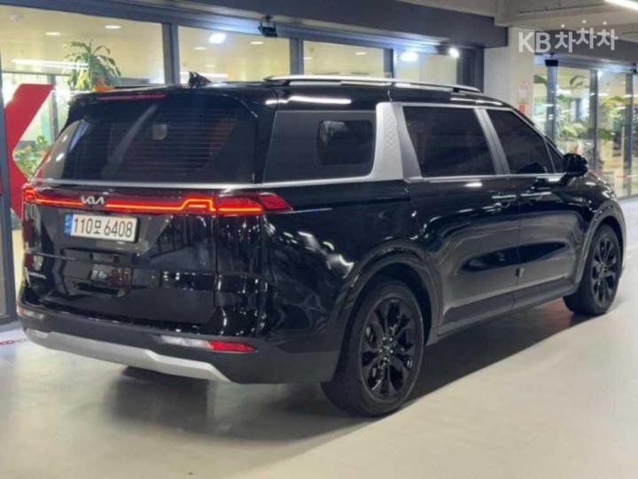 Kia Carnival — miniaturë 4