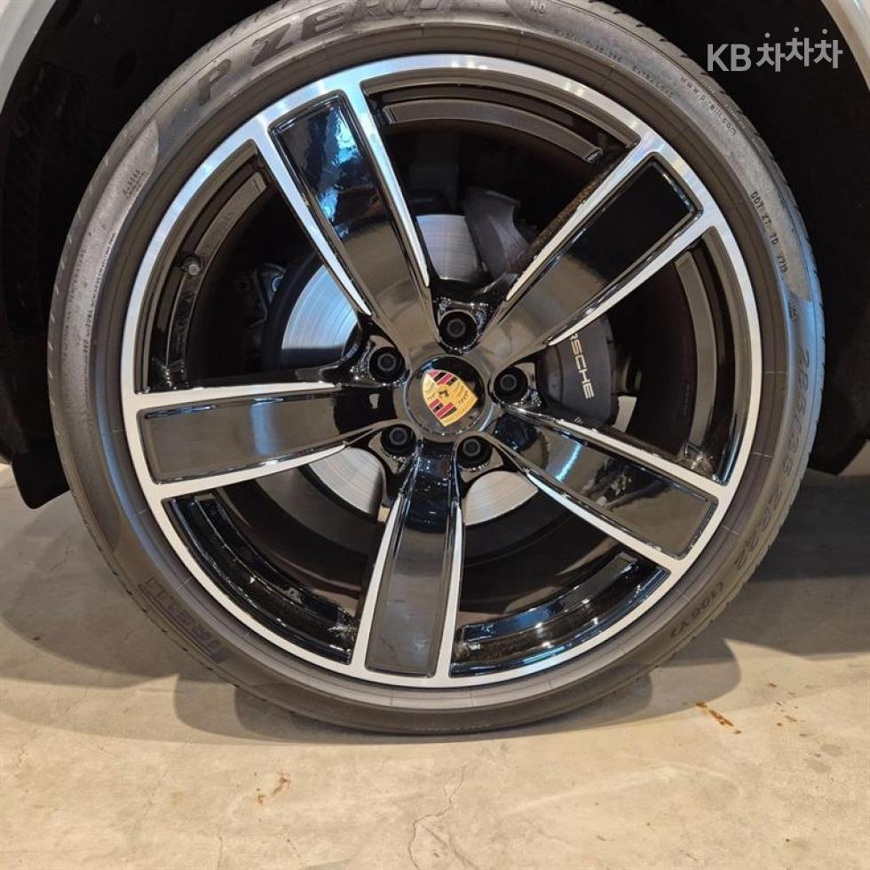 Porsche Cayenne — miniaturë 14