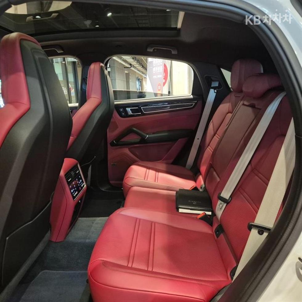Porsche Cayenne — miniaturë 16