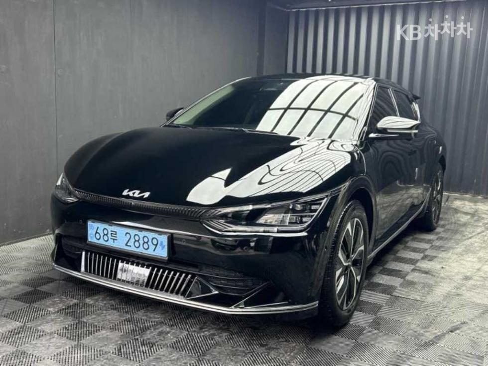 기아 EV6 2023년식 기아 EV6 롱 레인지 2WD 어스