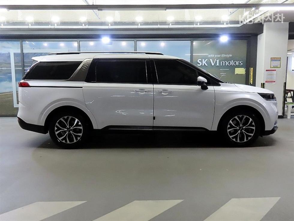 Kia Carnival — miniaturë 3