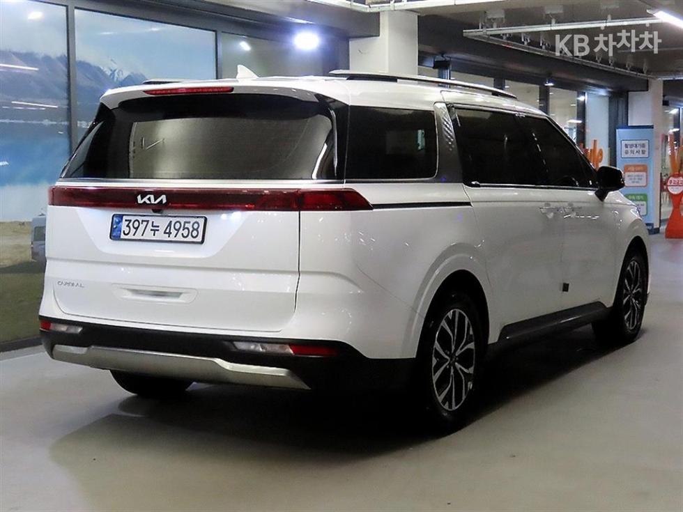 Kia Carnival — miniaturë 4