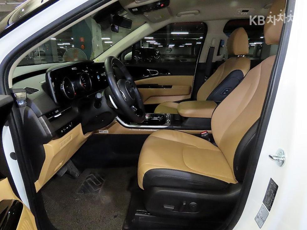 Kia Carnival — miniaturë 6