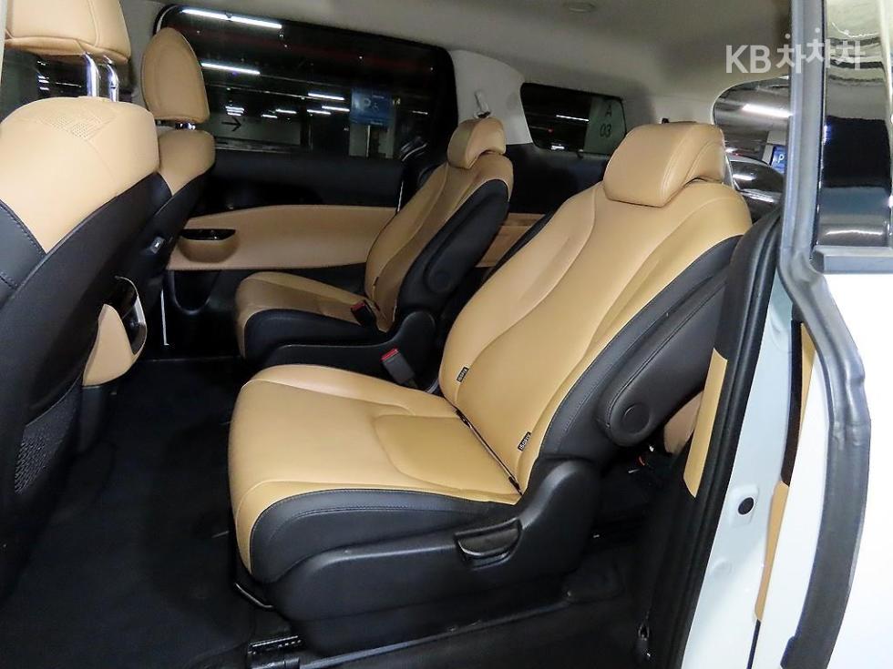 Kia Carnival — miniaturë 7