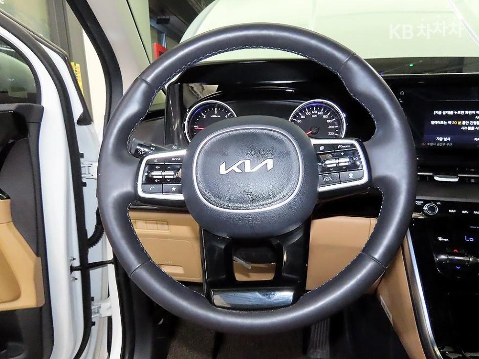 Kia Carnival — miniaturë 8