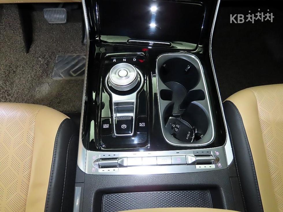 Kia Carnival — miniaturë 12