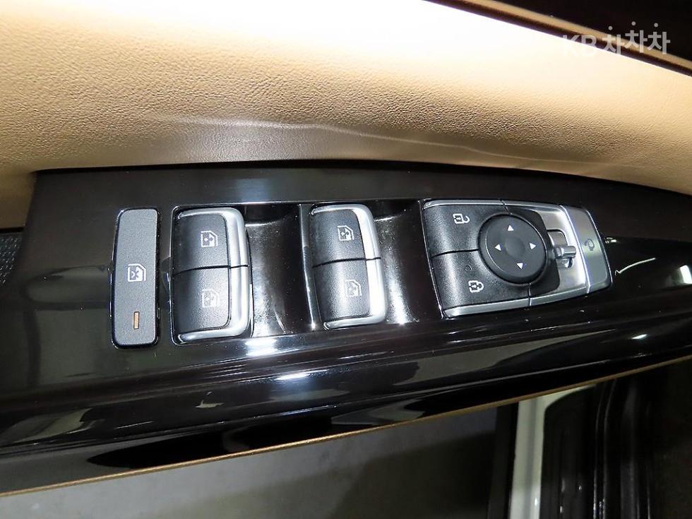 Kia Carnival — miniaturë 13