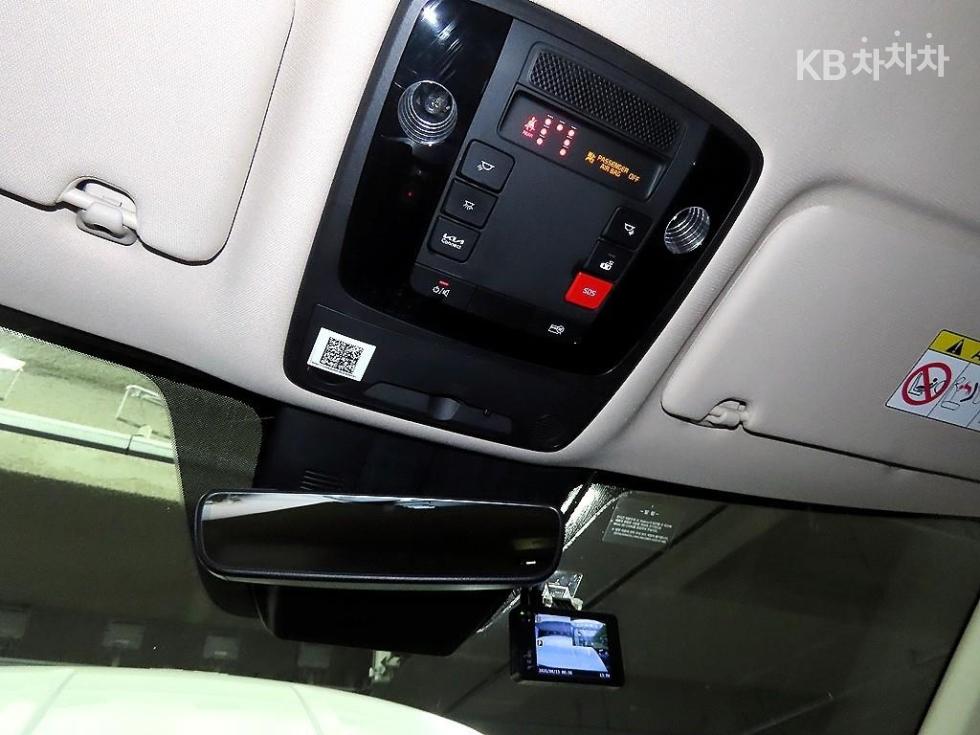 Kia Carnival — miniaturë 16