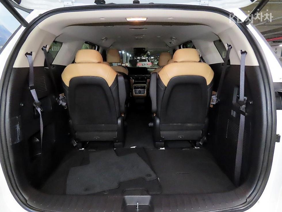 Kia Carnival — miniaturë 17