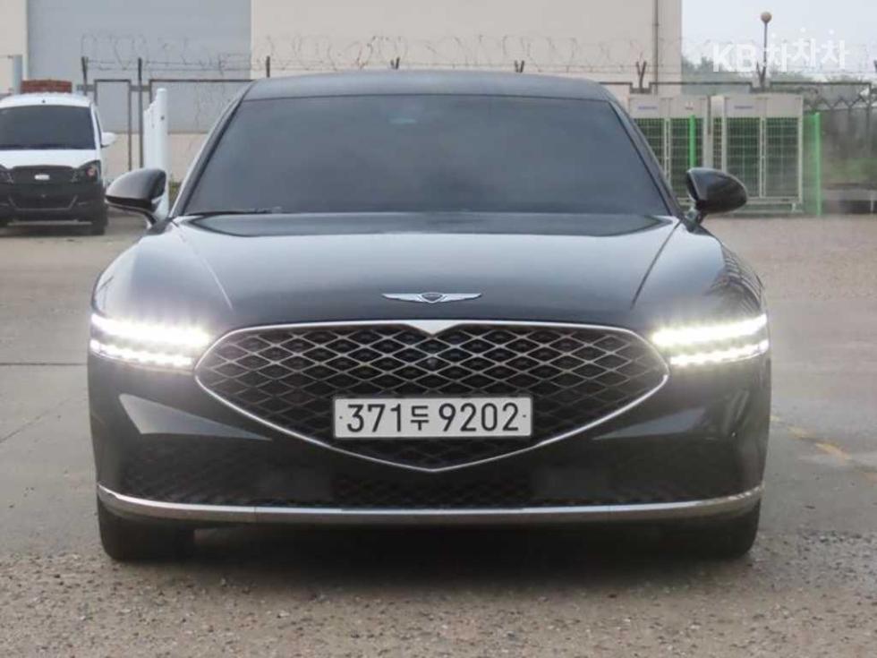 جينيسيس G90