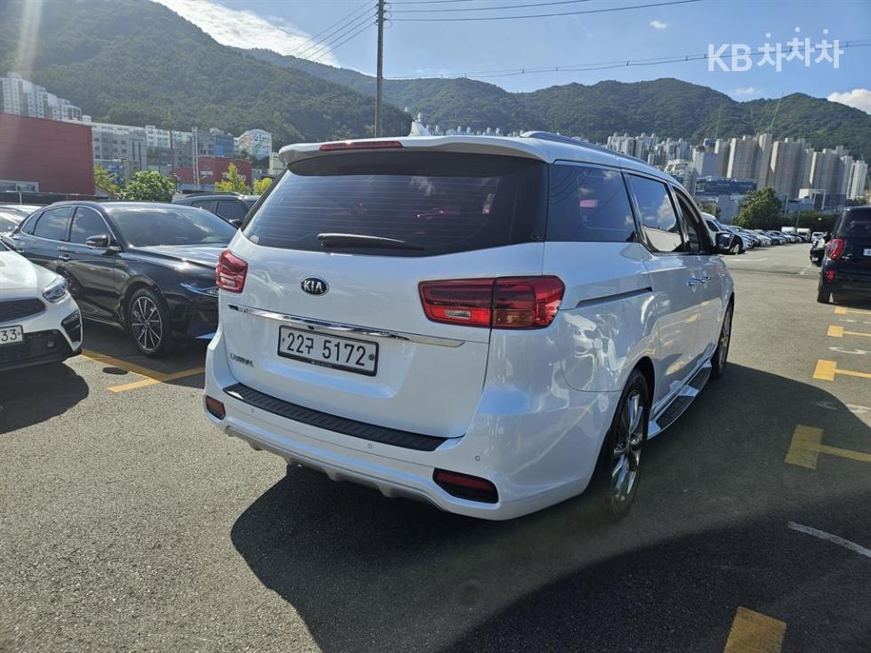 Kia Carnival — miniaturë 3