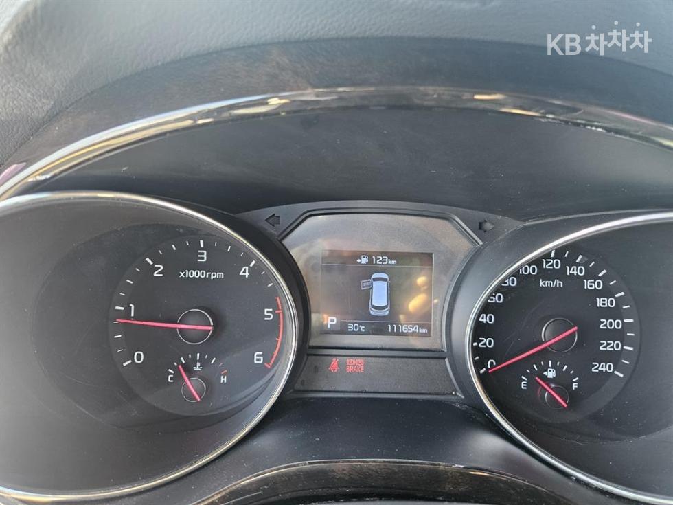 Kia Carnival — miniaturë 10