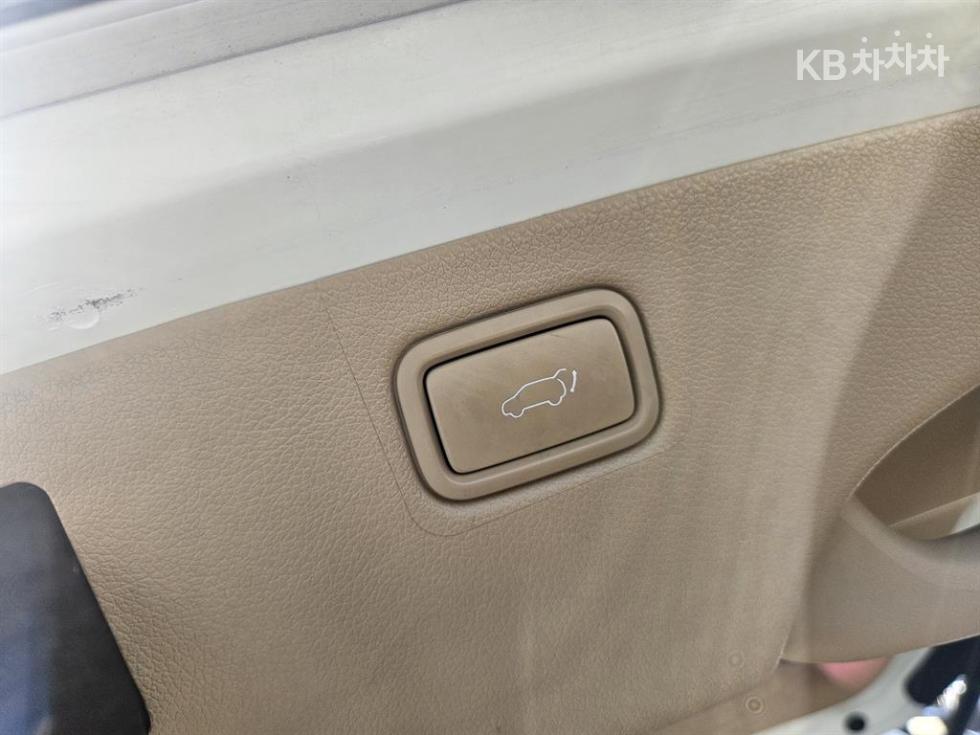 Kia Carnival — miniaturë 20