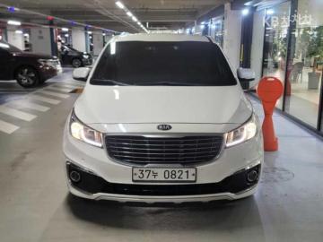 Kia Carnival 9-seater Prestige — foto 1