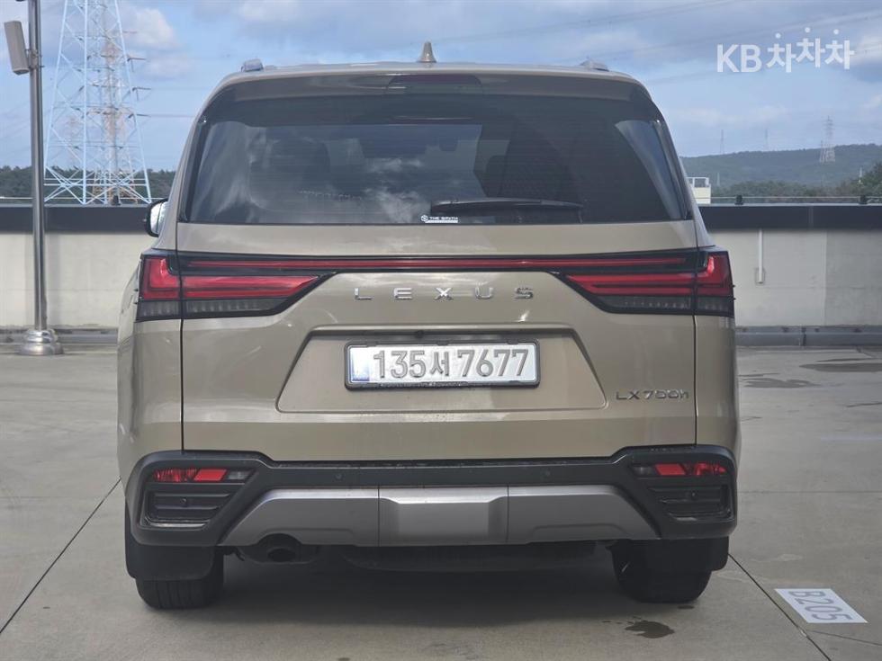 Lexus LX — miniaturë 4