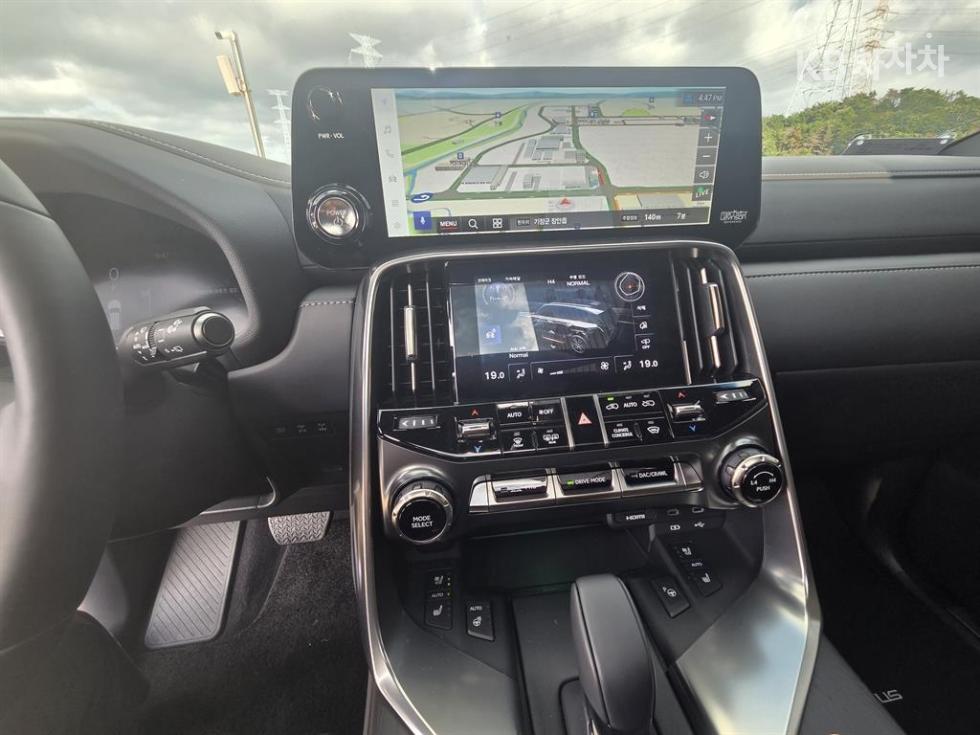 Lexus LX — miniaturë 14
