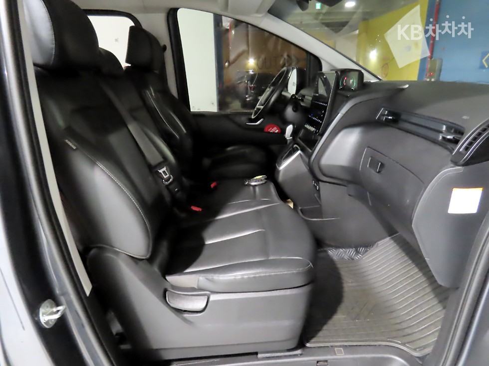 Hyundai Staria — miniaturë 8