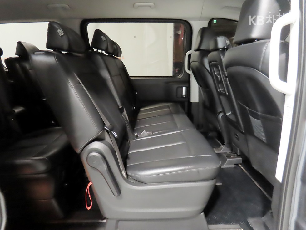 Hyundai Staria — miniaturë 9