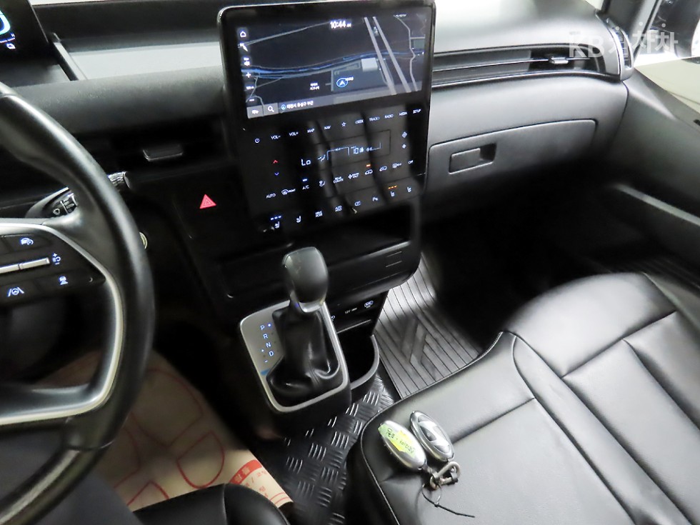 Hyundai Staria — miniaturë 12