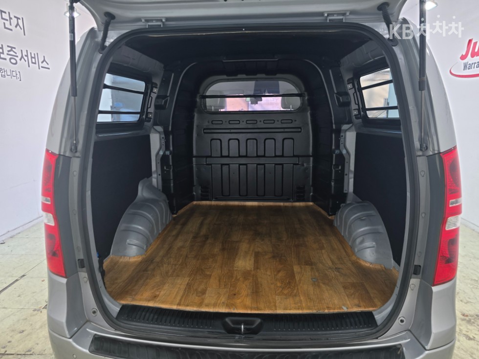 Hyundai Starex — miniaturë 13