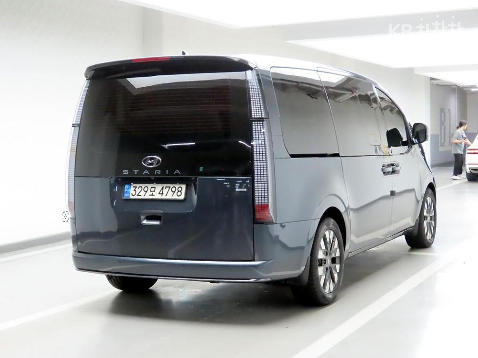 Hyundai Staria — miniaturë 4
