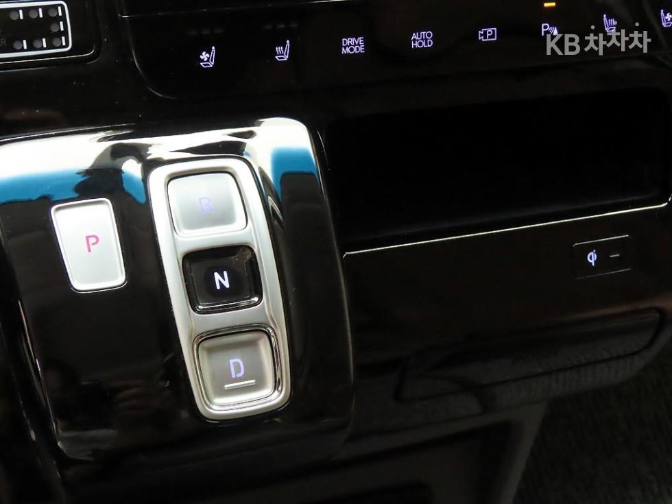 Hyundai Staria — miniaturë 10