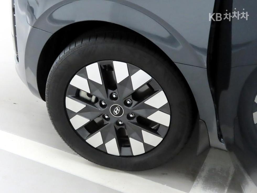 Hyundai Staria — miniaturë 19