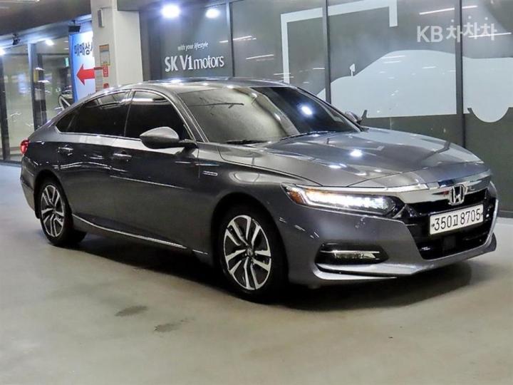 Honda Accord 2.0 Hybrid Touring — foto 1