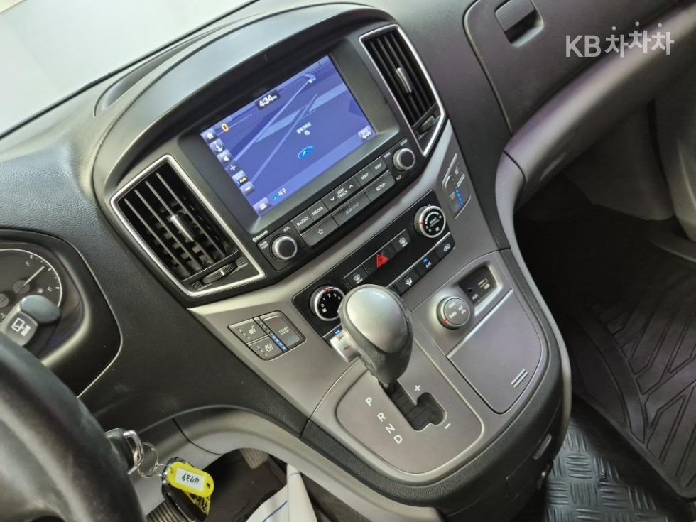 Hyundai Starex — miniaturë 10
