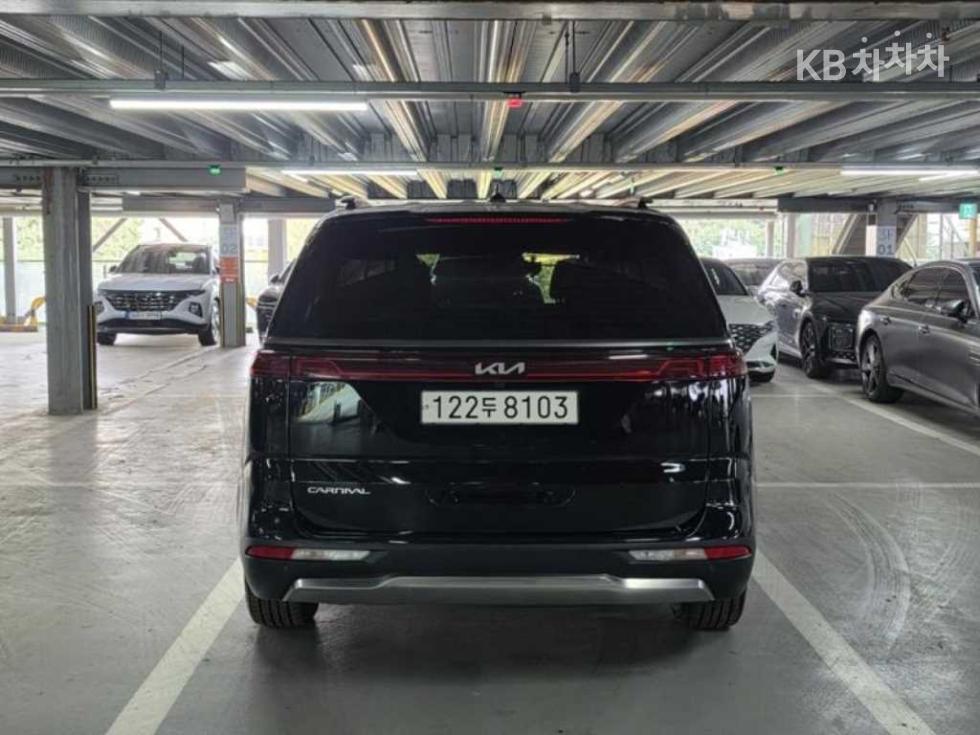 Kia Carnival — miniaturë 5