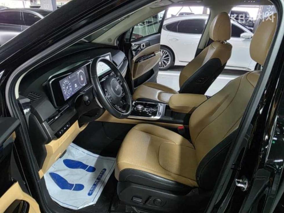 Kia Carnival — miniaturë 7
