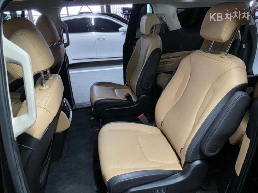 Kia Carnival — miniaturë 8