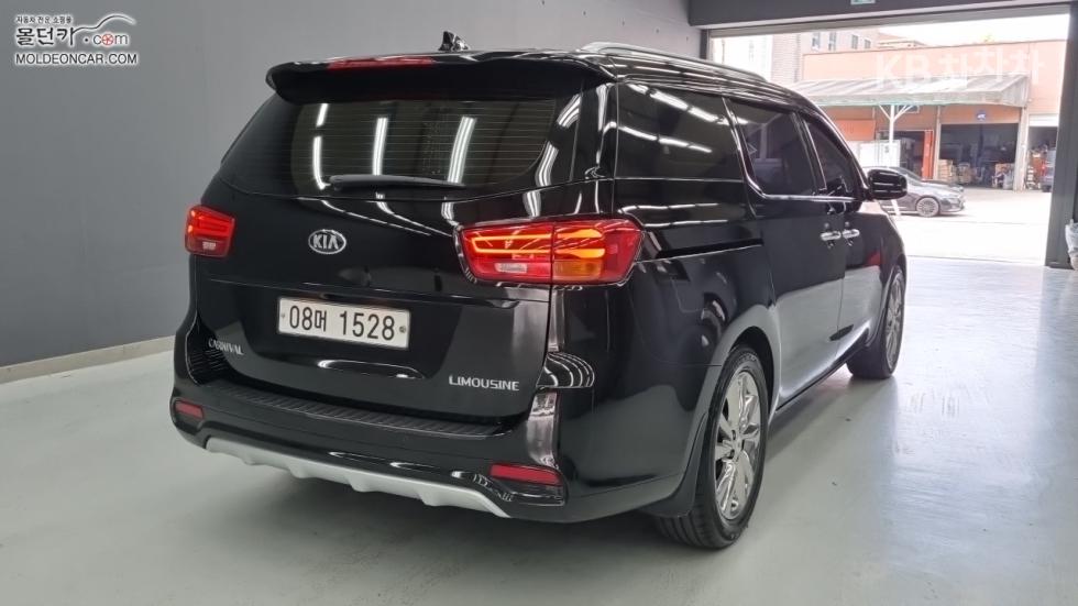 Kia Carnival — miniaturë 2