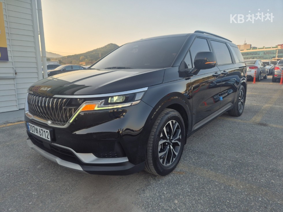 Kia Carnival — miniaturë 2