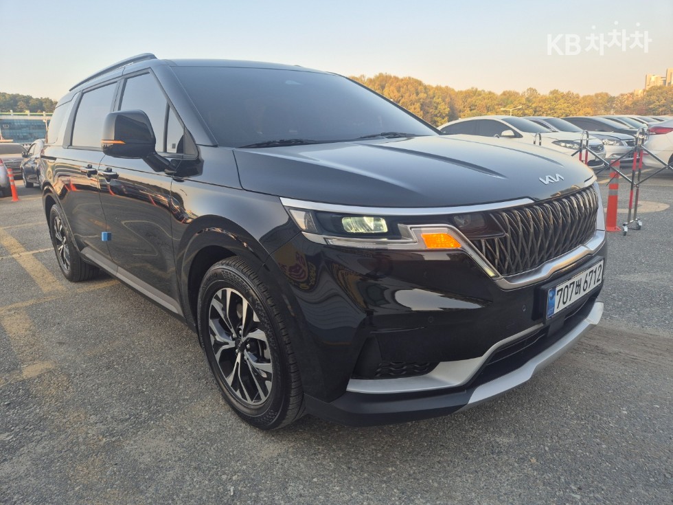 Kia Carnival — miniaturë 3