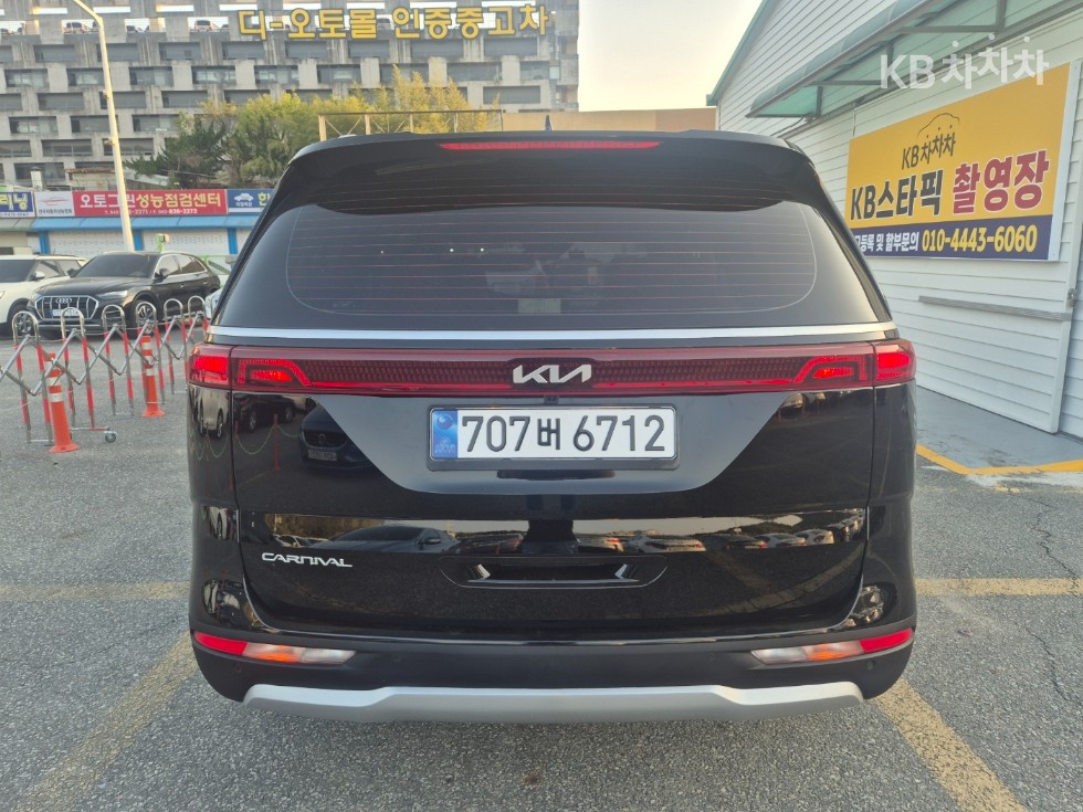 Kia Carnival — miniaturë 5