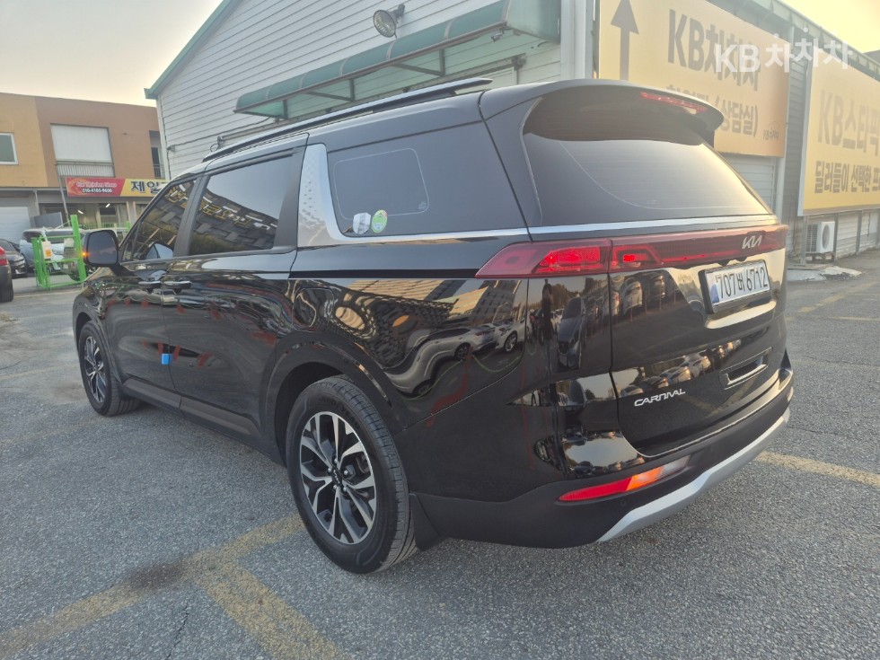 Kia Carnival — miniaturë 6