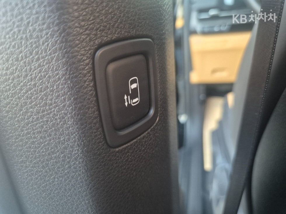 Kia Carnival — miniaturë 9
