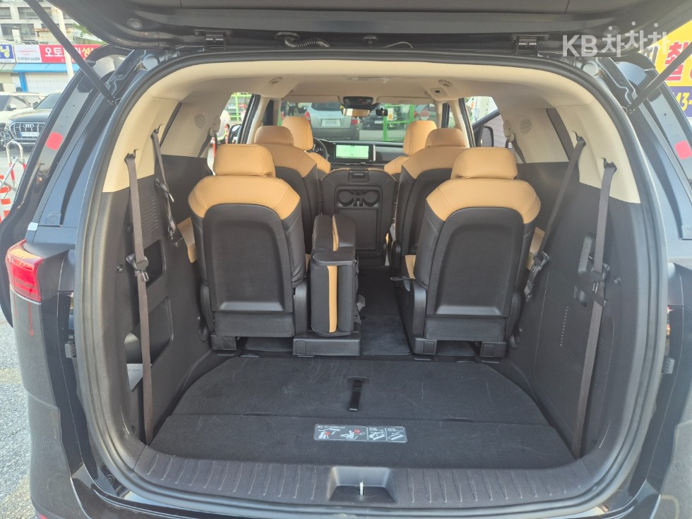 Kia Carnival — miniaturë 12