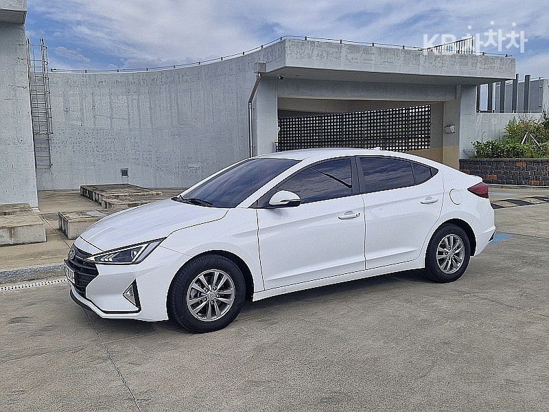Hyundai Avante Smart — фото 2